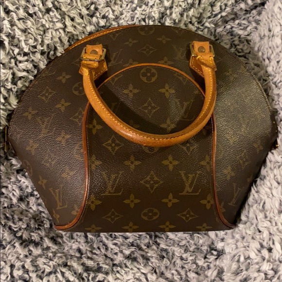Authentic Eclipse PM Monogram Louis Vuitton - Picture 11 of 15